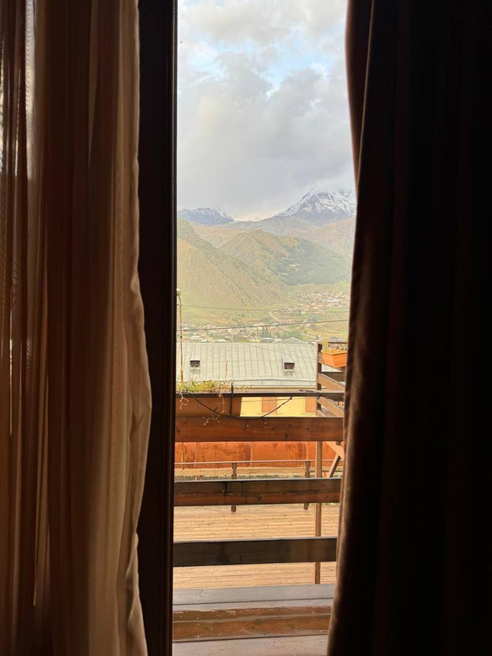 Hotel Kazbegi 1963 객실 사진